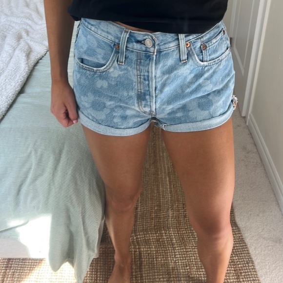 Levi denim short - Picture 1 of 3
